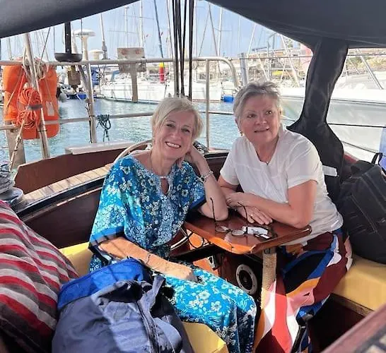 Botel The Captains Locker - 30ft Yacht