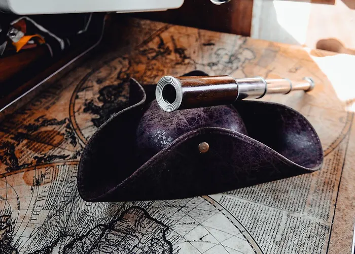 The Captains Locker - 30ft Yacht