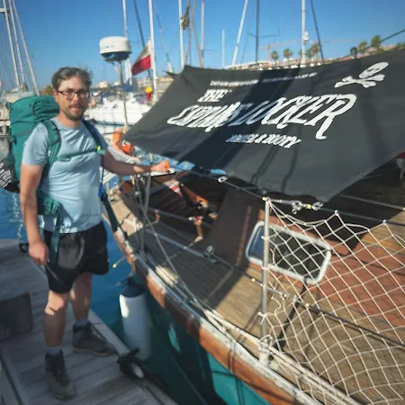 The Captains Locker - 30ft Yacht 船上ホテル