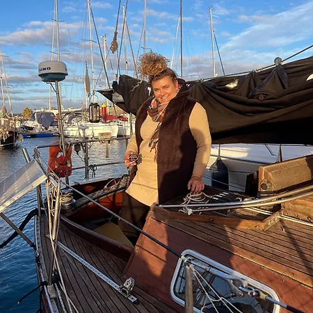 船上ホテル The Captains Locker - 30ft Yacht *