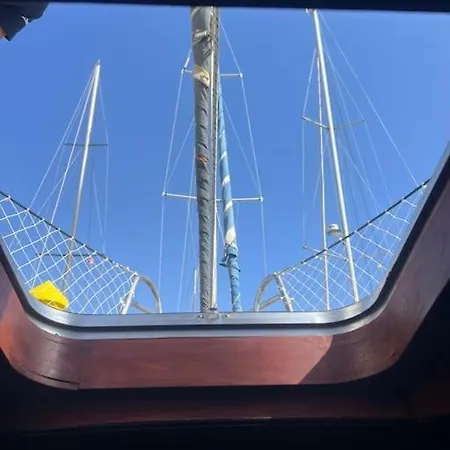 The Captains Locker - 30ft Yacht 船上ホテル サンミゲル・デ・アボナ