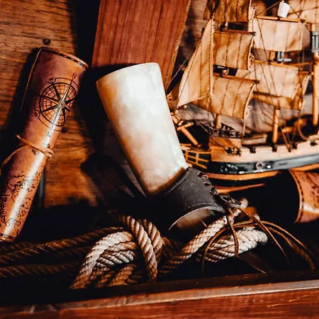 船上ホテル The Captains Locker - 30ft Yacht