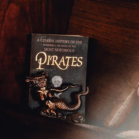 The Captains Locker - 30ft Yacht 船上ホテル