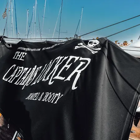 The Captains Locker - 30ft Yacht *