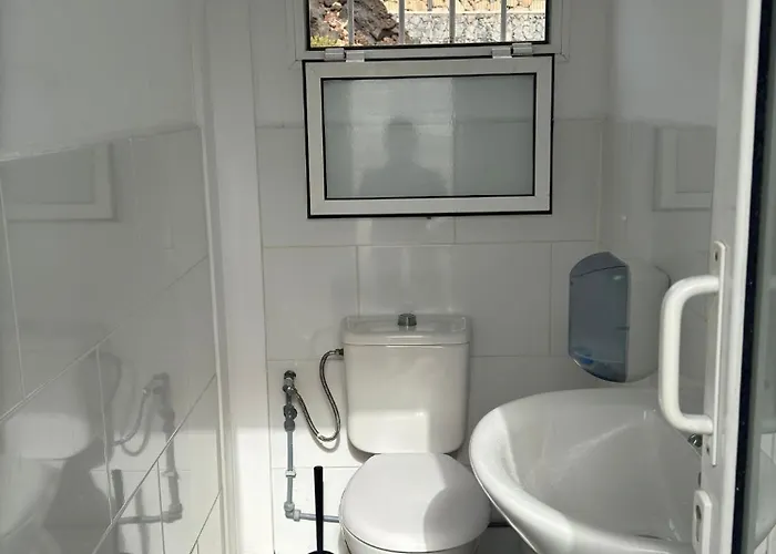 The Captains Locker - 30ft Yacht Botel