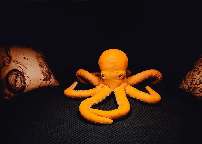 The Captains Locker - 30ft Yacht