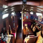 The Captains Locker - 30ft Yacht