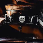 The Captains Locker - 30ft Yacht *
