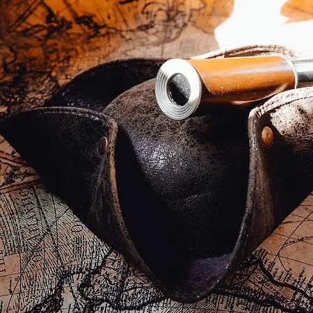 The Captains Locker - 30ft Yacht *