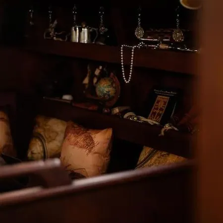 The Captains Locker - 30ft Yacht Botel